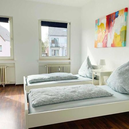 Apartment With 3 Rooms In Hürth Exteriör bild