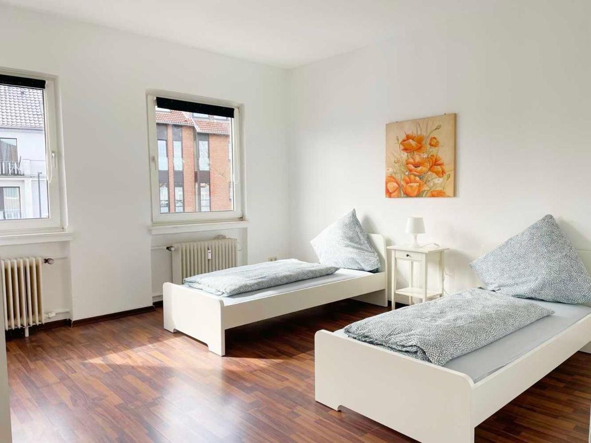 Apartment With 3 Rooms In Hürth Exteriör bild