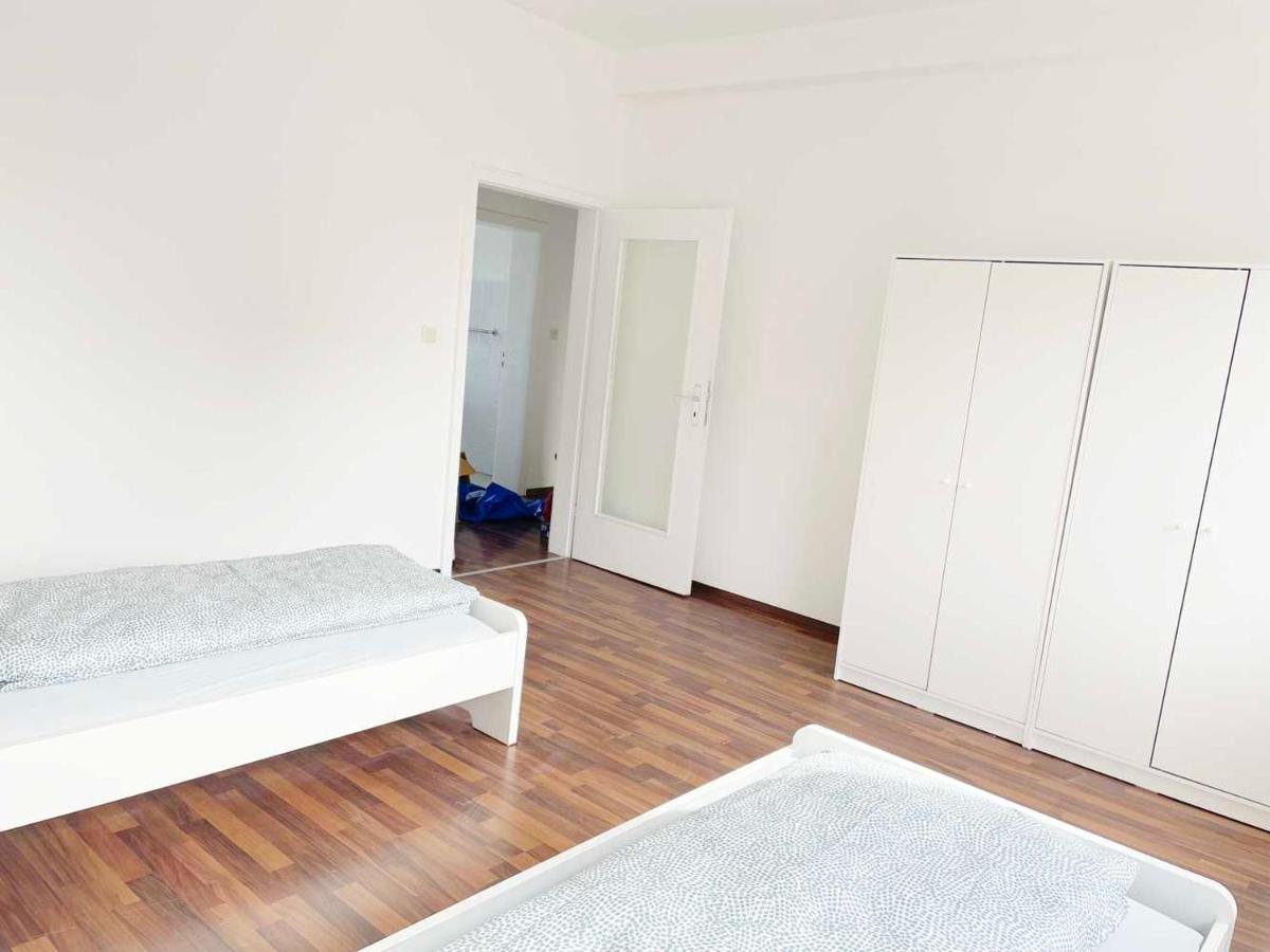 Apartment With 3 Rooms In Hürth Exteriör bild