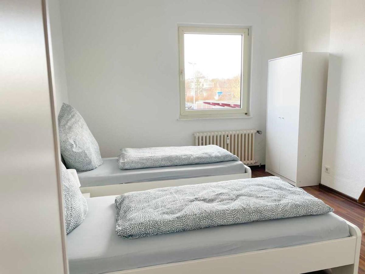 Apartment With 3 Rooms In Hürth Exteriör bild