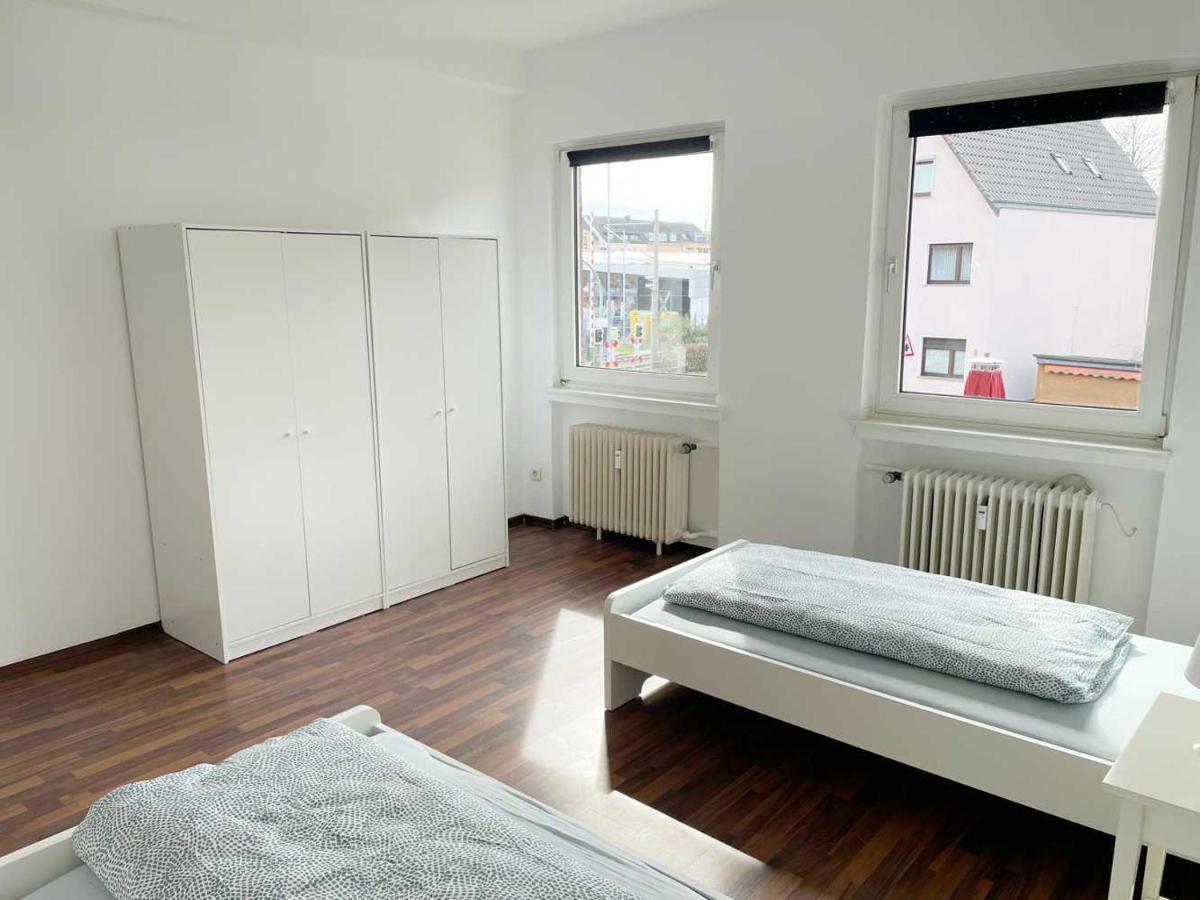 Apartment With 3 Rooms In Hürth Exteriör bild