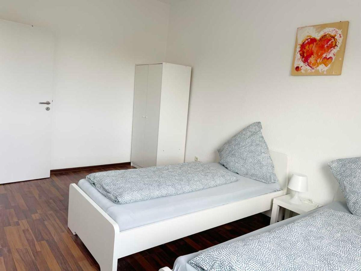 Apartment With 3 Rooms In Hürth Exteriör bild