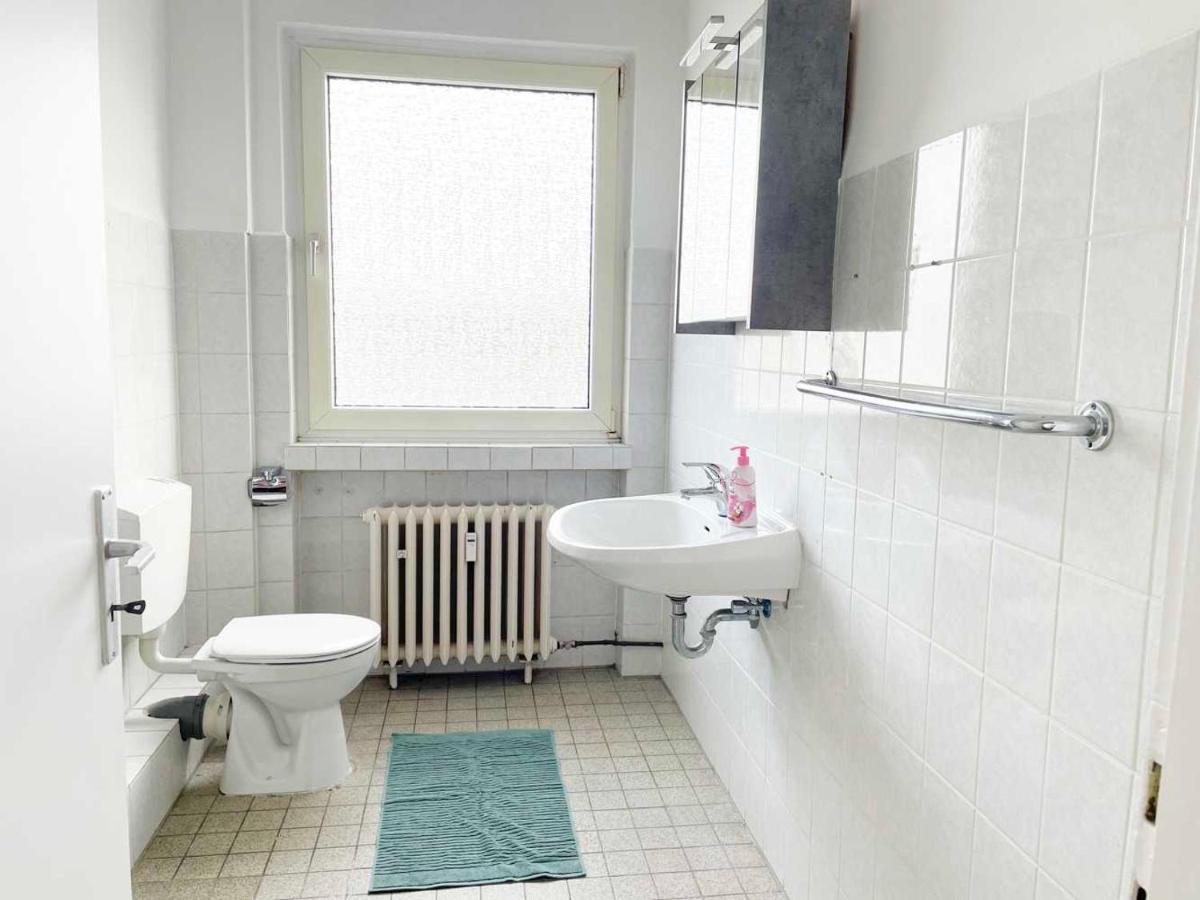 Apartment With 3 Rooms In Hürth Exteriör bild
